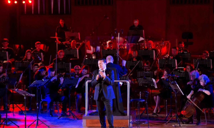 Васил Петров гостува в Пловдив със специален Коледен концерт